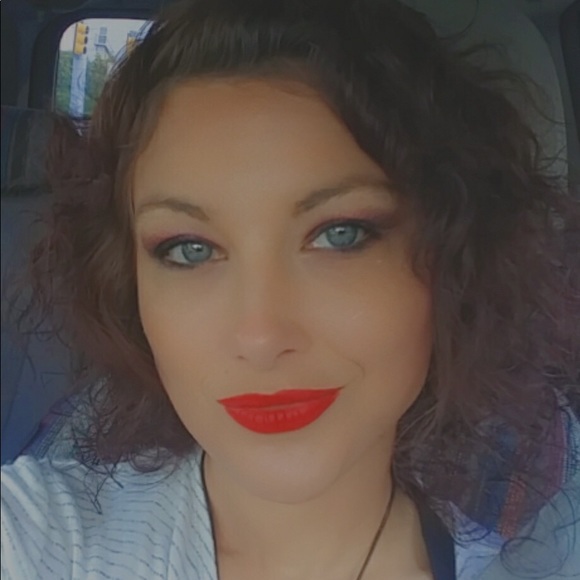 Meet your Posher, Erica - Picture 1 of 1